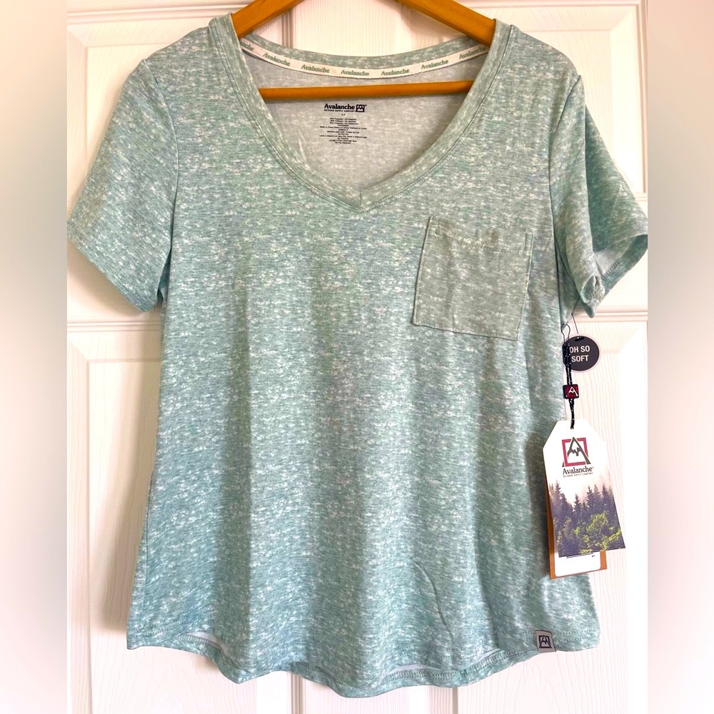 Avalanche Women's Heathered Green Short Sleeve Tee and jogger pants SET~NWT